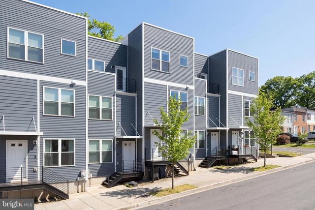 2210 HUNTER PL SE, Washington, DC 20020