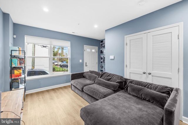 2210 HUNTER PL SE, Washington, DC 20020