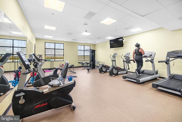 2210 HUNTER PL SE, Washington, DC 20020