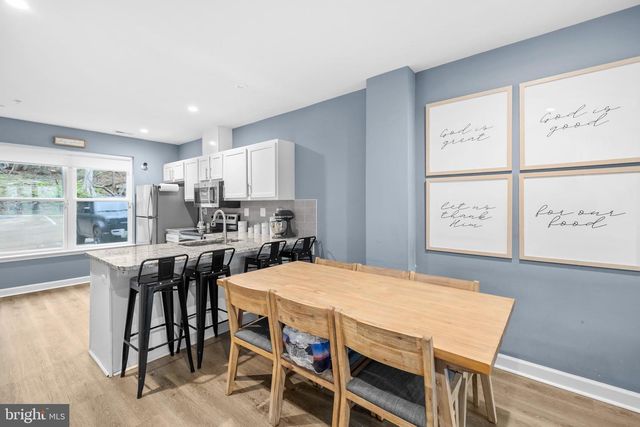 2210 HUNTER PL SE, Washington, DC 20020