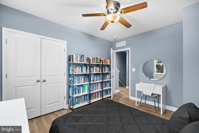 2210 HUNTER PL SE, Washington, DC 20020