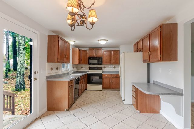 12 Amy Ave., Leominster, MA 01453