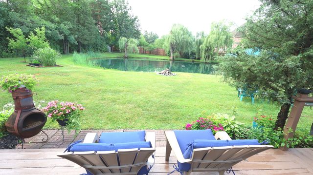 83 Wildwood Drive, Barrington, IL 60010