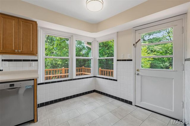 216 Turf Court, Webster Groves, MO 63119