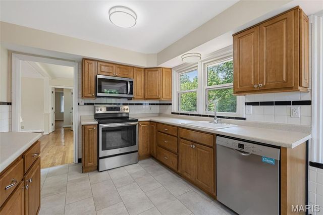 216 Turf Court, Webster Groves, MO 63119