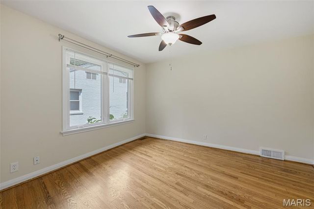 216 Turf Court, Webster Groves, MO 63119