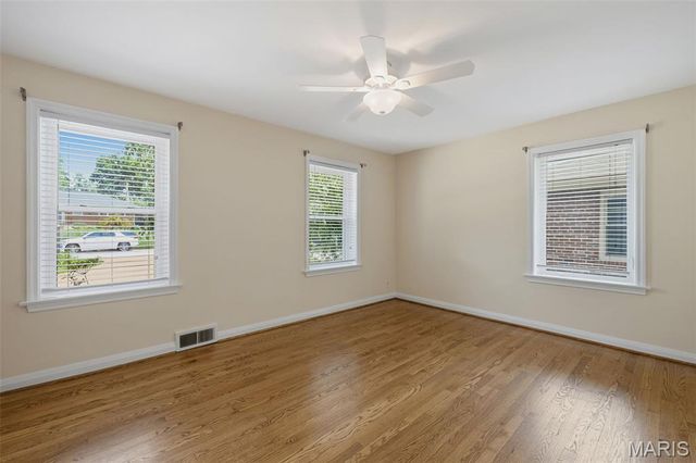 216 Turf Court, Webster Groves, MO 63119