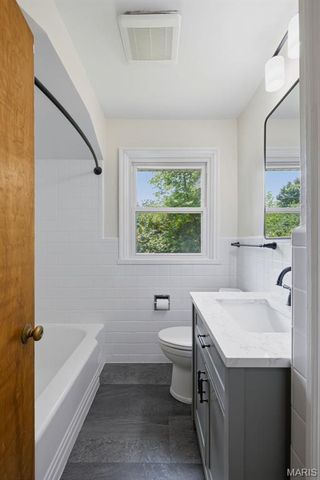 216 Turf Court, Webster Groves, MO 63119