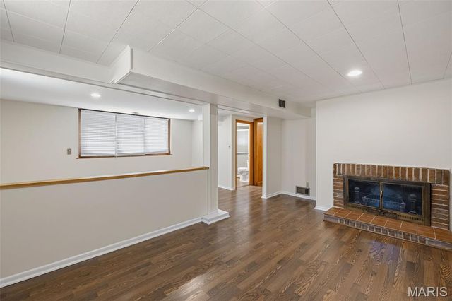 216 Turf Court, Webster Groves, MO 63119