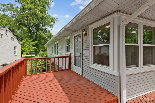 216 Turf Court, Webster Groves, MO 63119