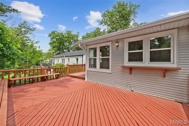 216 Turf Court, Webster Groves, MO 63119