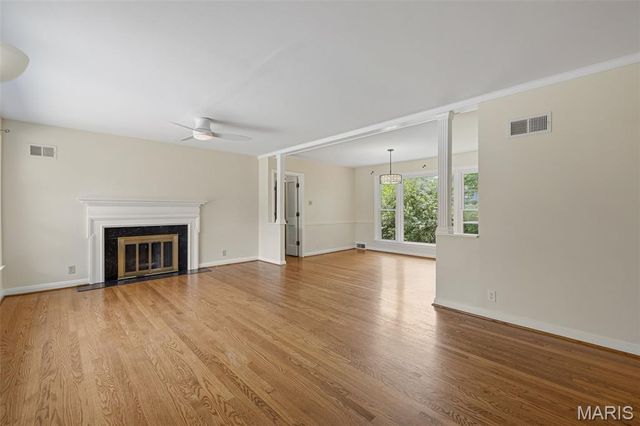216 Turf Court, Webster Groves, MO 63119