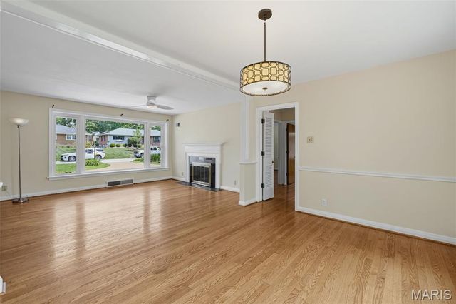 216 Turf Court, Webster Groves, MO 63119
