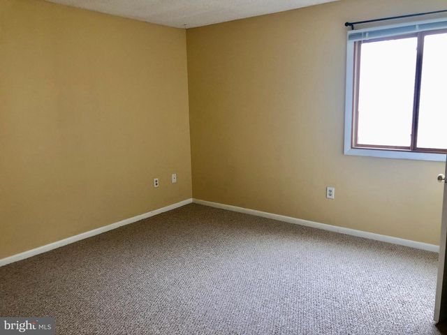 1802 RAVENS CREST DR E, Plainsboro, NJ 08536