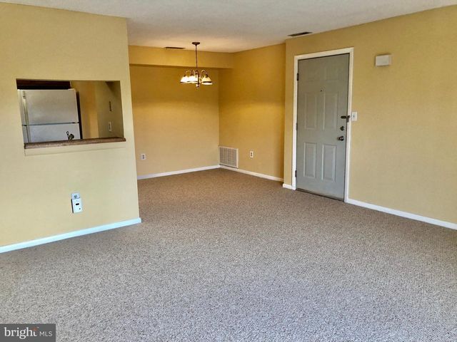 1802 RAVENS CREST DR E, Plainsboro, NJ 08536
