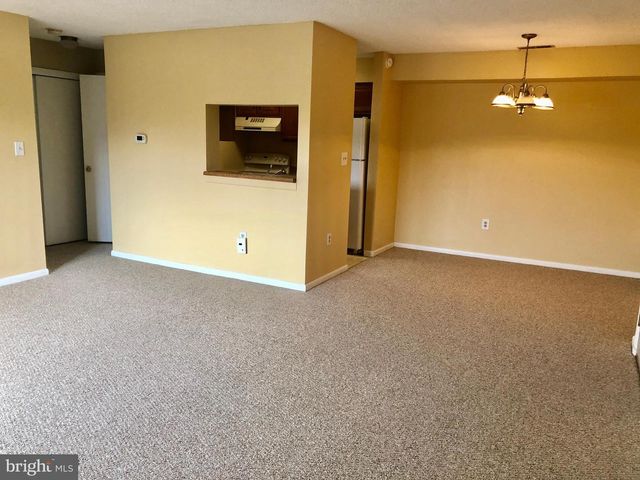 1802 RAVENS CREST DR E, Plainsboro, NJ 08536