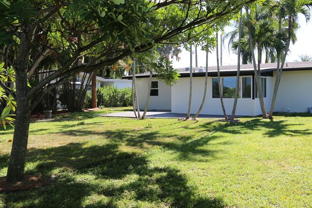 2490 Andros Lane, Fort Lauderdale, FL 33312