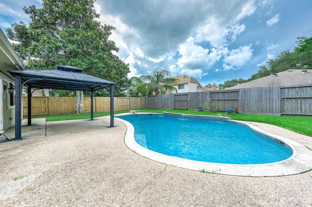 15923 Dunmoor Drive, Houston, TX 77059