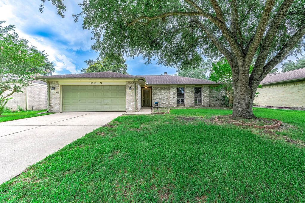 15923 Dunmoor Drive, Houston, TX 77059