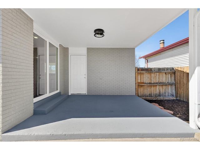 734 S 8th Ave, Brighton, CO 80601