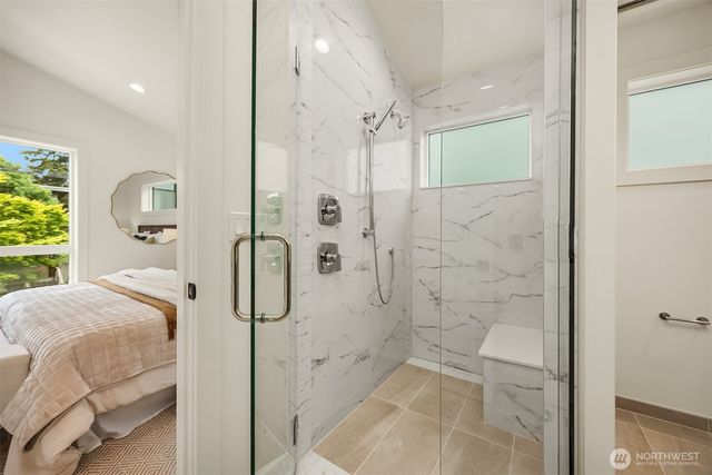 104 NE 44th Street, Seattle, WA 98105