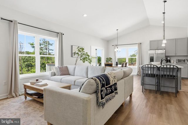 54 LARIMAR LN, Inwood, WV 25428