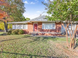 2909 E Woodrow Place, Tulsa, OK 74110