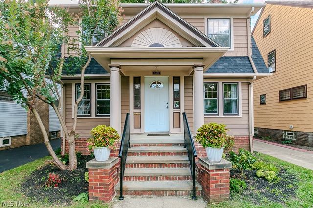 3821 Montevista Road, Cleveland Heights, OH 44121