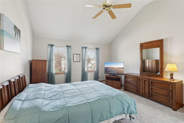 365 Cobblestone Cir, Robinson Twp, PA 15136