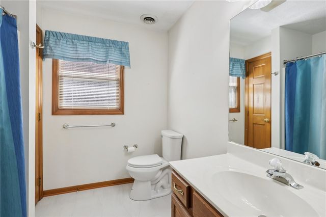 365 Cobblestone Cir, Robinson Twp, PA 15136