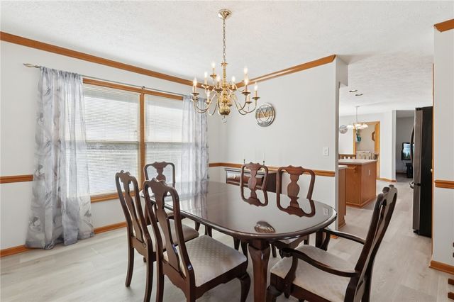 365 Cobblestone Cir, Robinson Twp, PA 15136