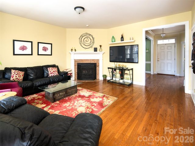 106 Mountain Drive, Biltmore Lake, NC 28715