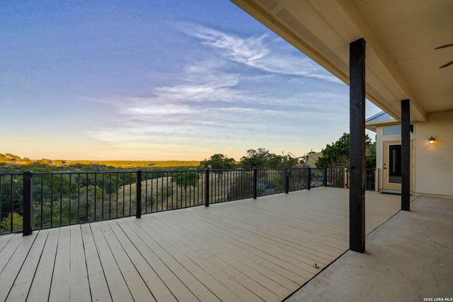 326 RIVER VALLEY RD, Ingram, TX 78025