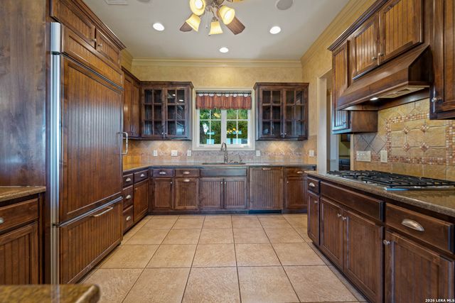 326 RIVER VALLEY RD, Ingram, TX 78025