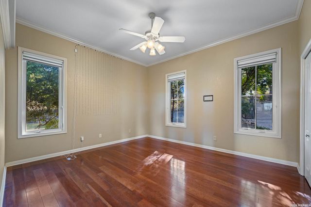 326 RIVER VALLEY RD, Ingram, TX 78025