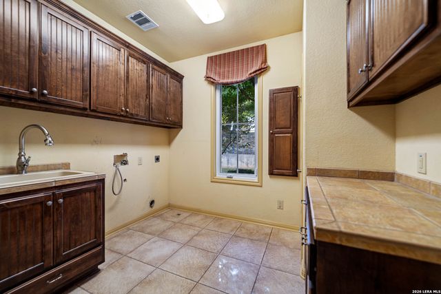 326 RIVER VALLEY RD, Ingram, TX 78025
