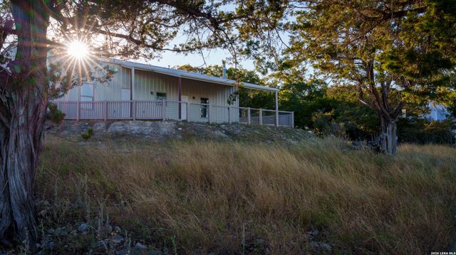 326 RIVER VALLEY RD, Ingram, TX 78025