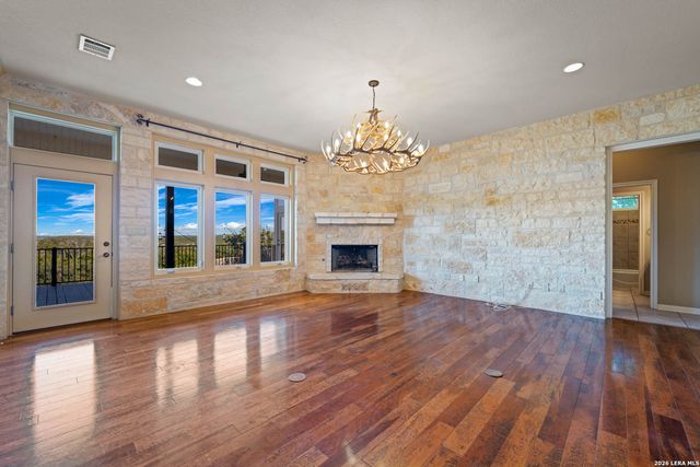 326 RIVER VALLEY RD, Ingram, TX 78025