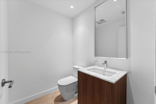 500 Alton Road 2402, Miami Beach, FL 33139