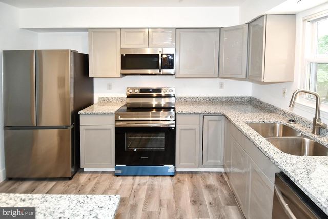 1803 OAK DR, Waldorf, MD 20601