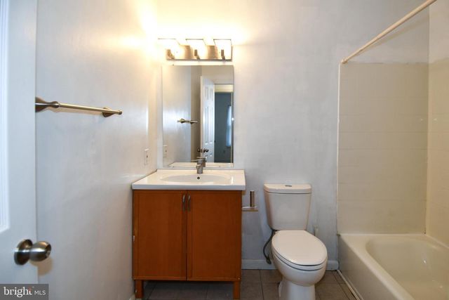 1803 OAK DR, Waldorf, MD 20601