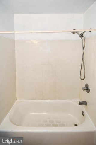 1803 OAK DR, Waldorf, MD 20601