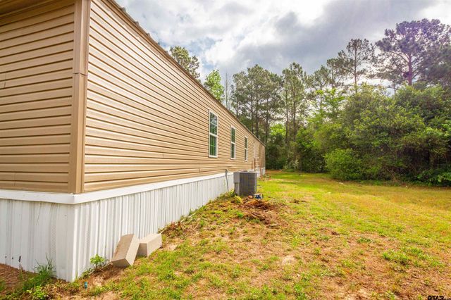 2761 Oak Trail Shores Dr, Chandler, TX 75758