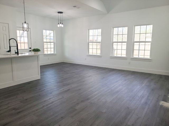 1903 King Street, Greenville, TX 75401