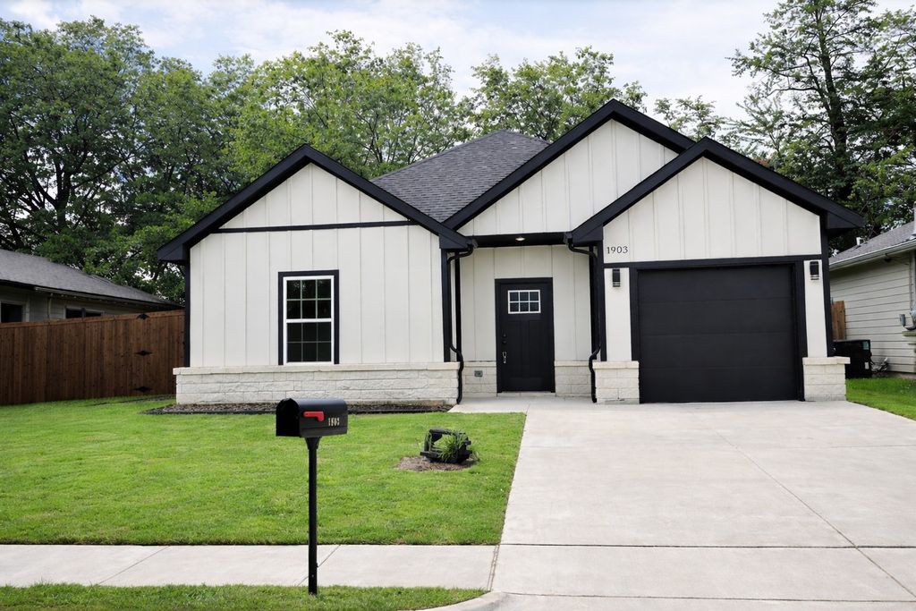 1903 King Street, Greenville, TX 75401