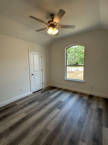 418 S 2nd Street, Krum, TX 76249