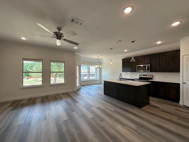 418 S 2nd Street, Krum, TX 76249