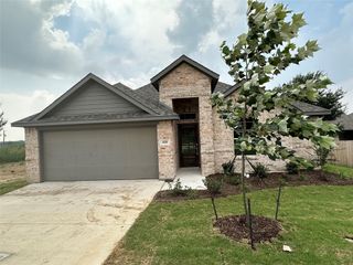 418 S 2nd Street, Krum, TX 76249