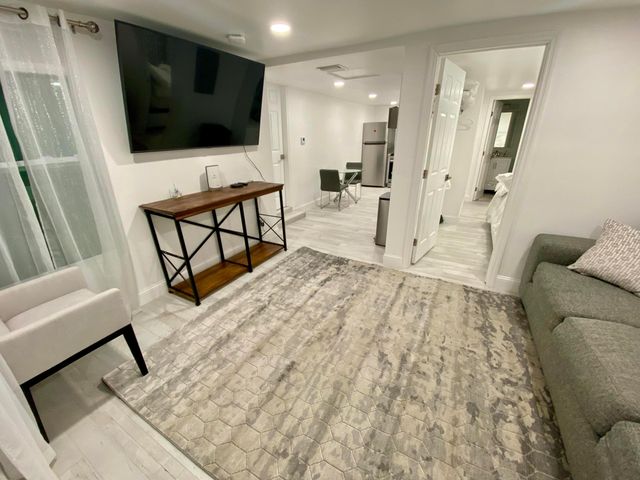 1216 SE 1st Street, Fort Lauderdale, FL 33301