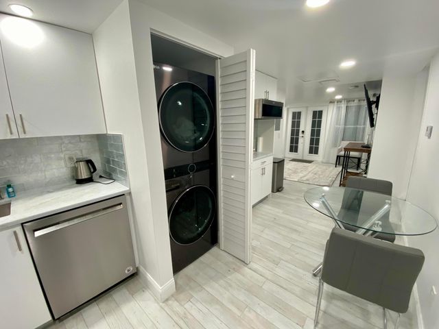 1216 SE 1st Street, Fort Lauderdale, FL 33301